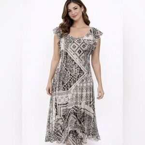 ✨Simon Chang Black and White Lace Patterned Maxi Dress🤍